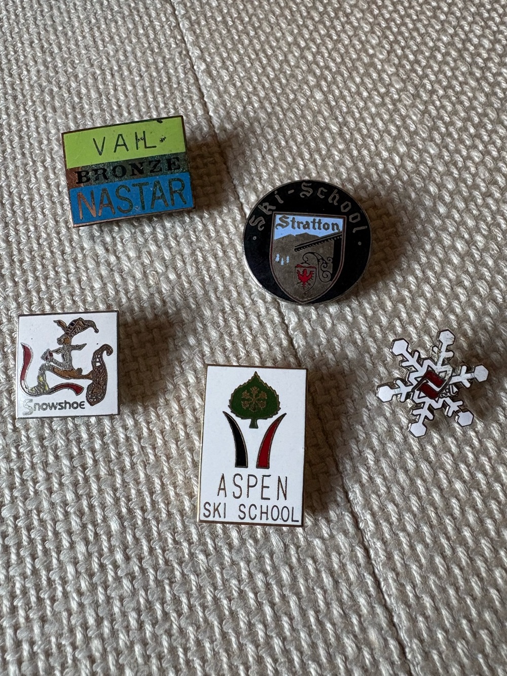 5 Vintage Ski Pins - Aspen , Vail etc